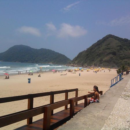 Lindo Apto Com Piscina A 150M Da Praia Do Tombo Guarujá Dış mekan fotoğraf